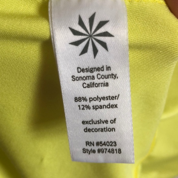 Athleta collar work out top for active lifestyles - Picture 6 of 8